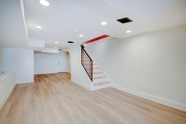 Building Photo - ? Spacious Living in the Heart of Philadelphia