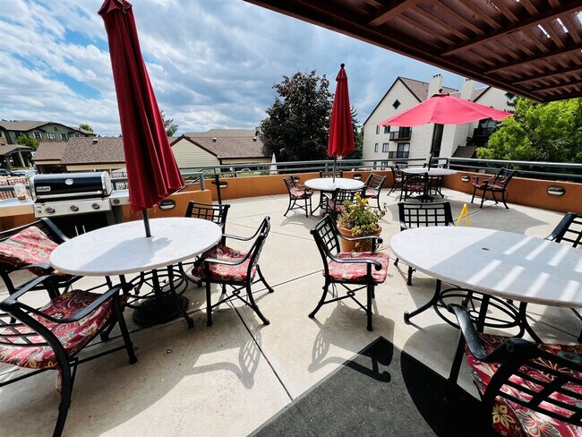 Building Photo - 6380 S Boston St