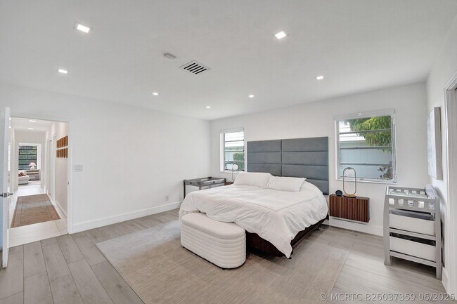 Building Photo - 3630 N 55th Ave