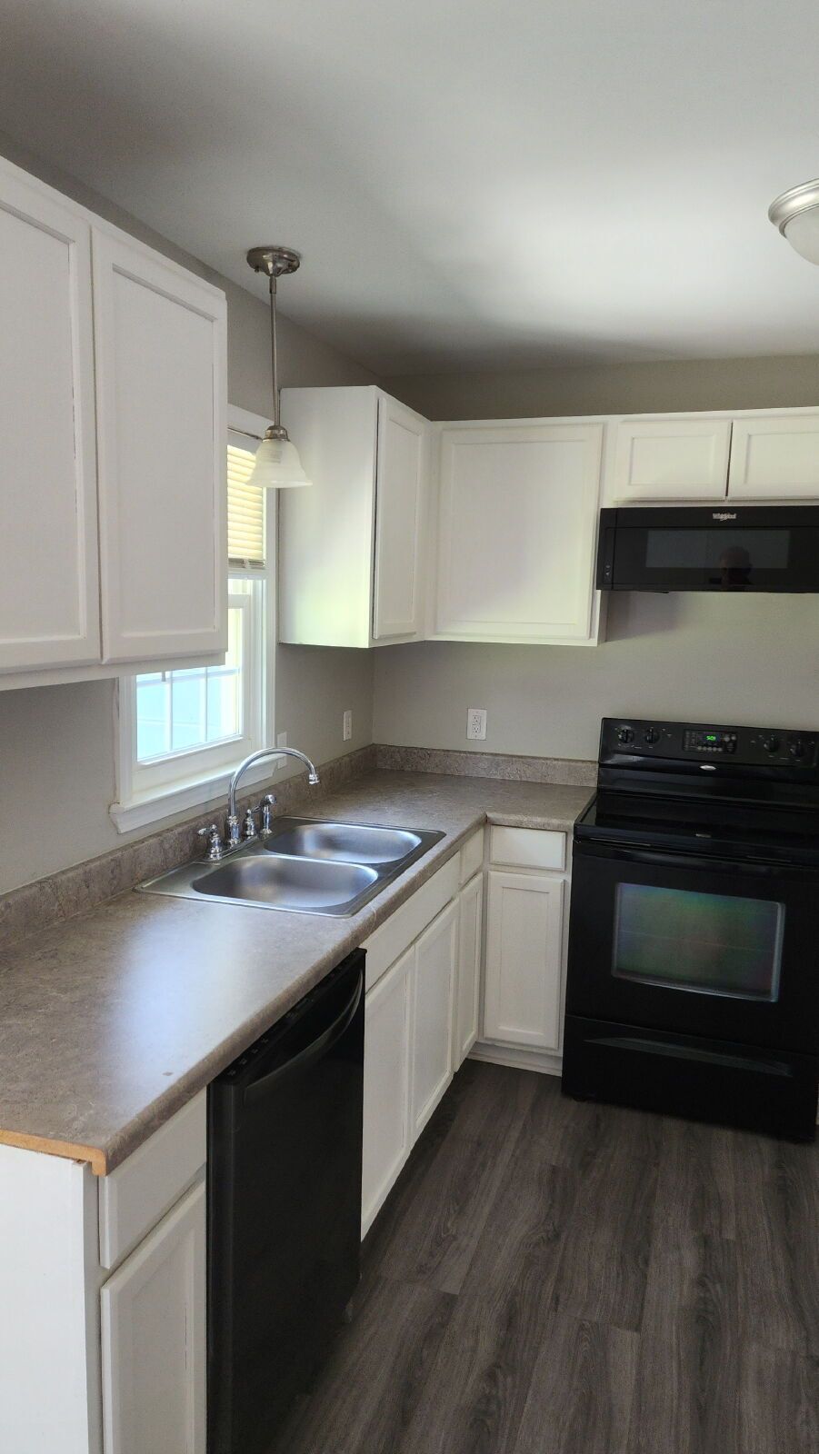 Building Photo - 303a Alice Dr