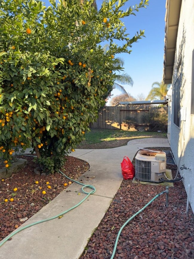 Building Photo - Charming 3bedroom 2 bath home in Elk Grove.