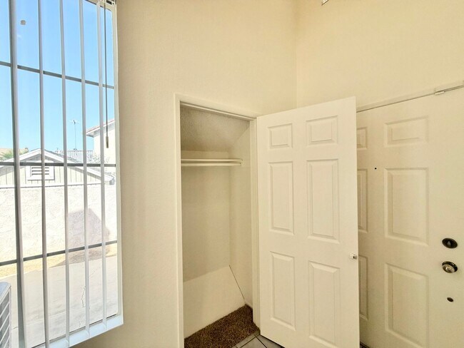 Building Photo - 16309 Silverbirch Rd