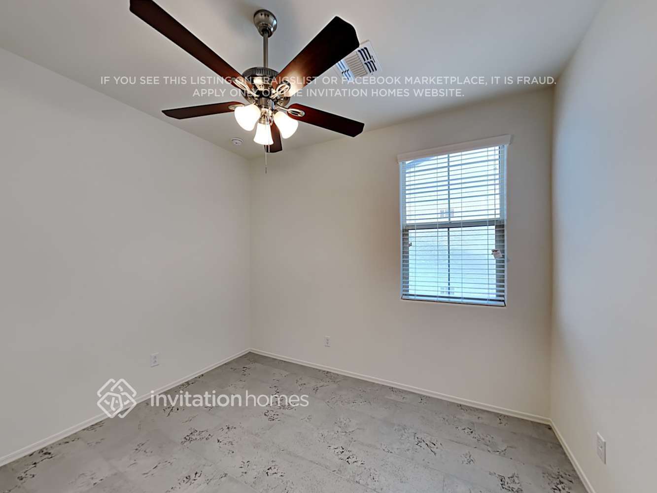 Building Photo - 11445 W La Reata Ave