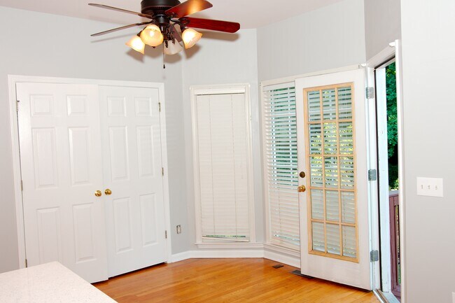 Brekfast Area - 2927 Arbor Creek Ln