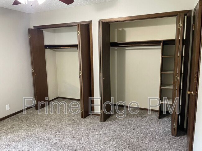 Building Photo - 6235 Holdrege-D11
