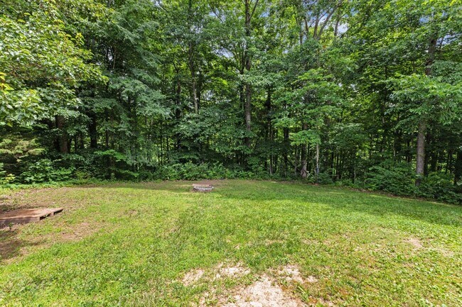 Building Photo - 1022 Dogwood Ln