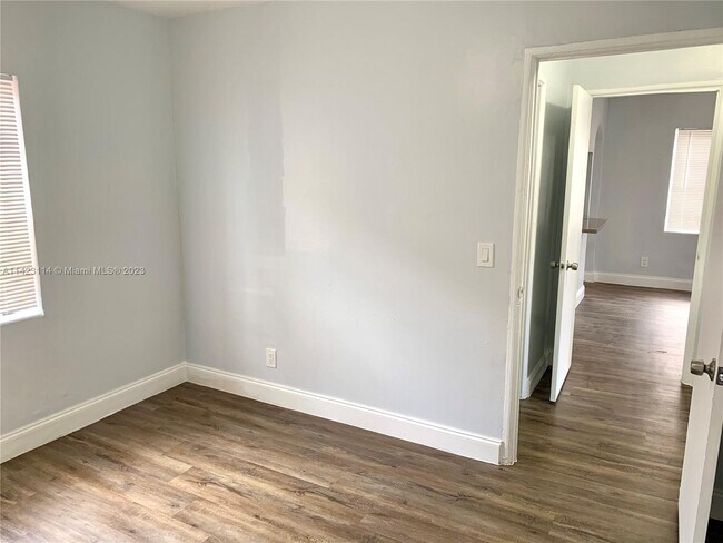 Building Photo - 2316 Madison St