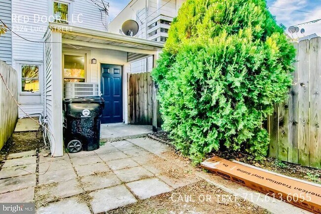 Building Photo - 2324 Luce St