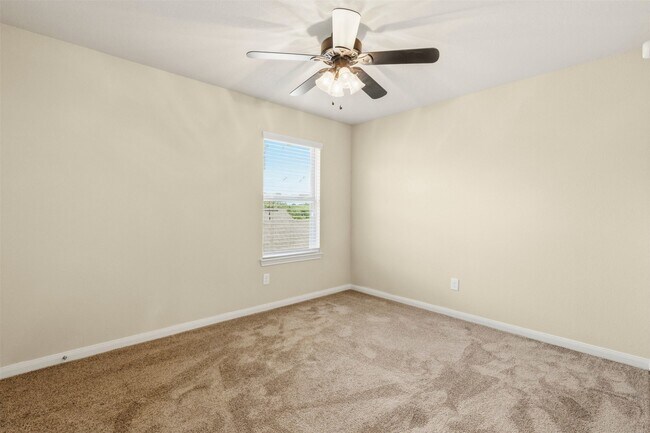 Building Photo - 6131 Carpenters Cove Ln