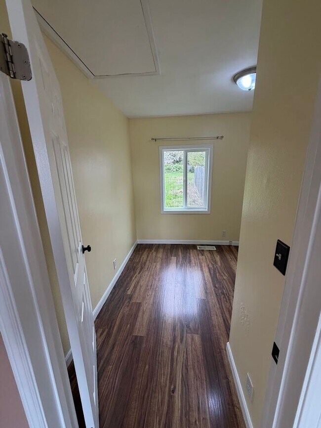 Building Photo - 3831 Duplex Ct SE