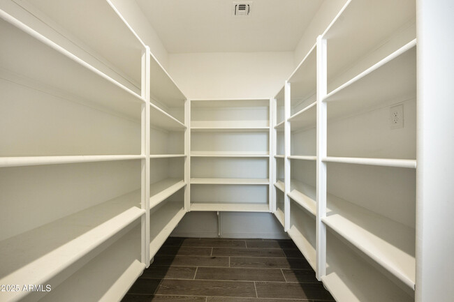 Building Photo - 5854 S Del Rancho