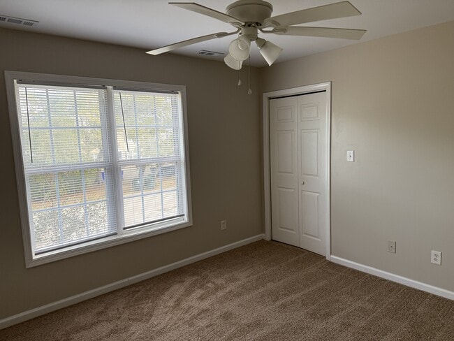 Building Photo - 122 Short St