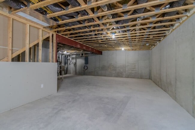 Building Photo - 1502 Simsbury St