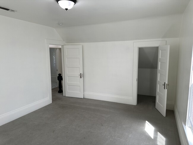 Building Photo - Ceres 3 bed 2 bath 2 story home