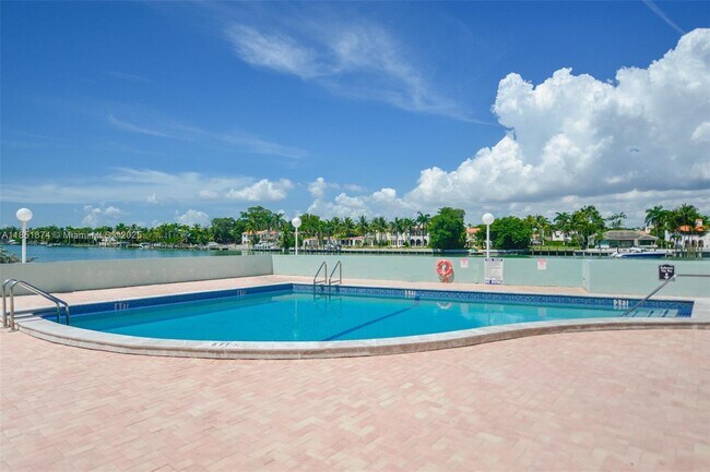 Building Photo - 5838 Collins Ave