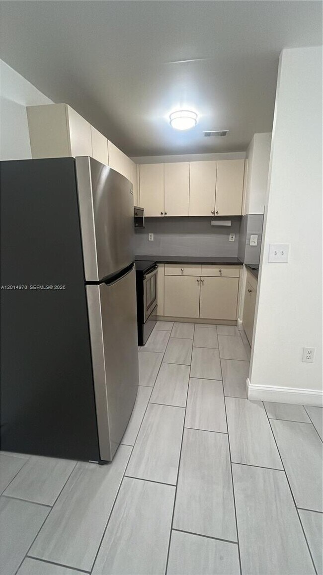 Building Photo - 15609 SW 73rd Cir Terrace