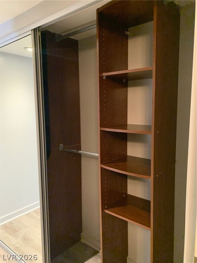 Building Photo - 3111 Bel Air Dr