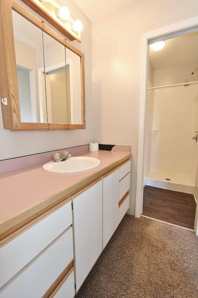 Building Photo - 1563 Sunset Dr