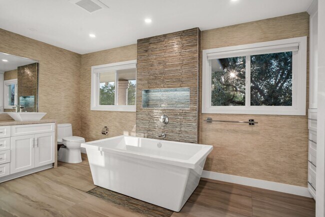 Building Photo - PRIVATE AND TRANQUIL COMPLETELY RENOVATED ...