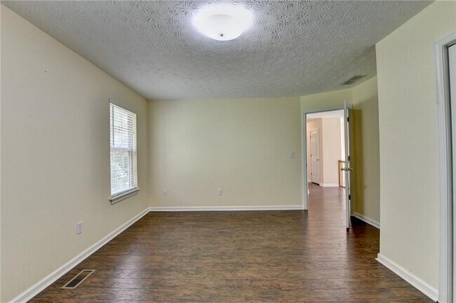 Building Photo - 3380 McClure Woods Dr