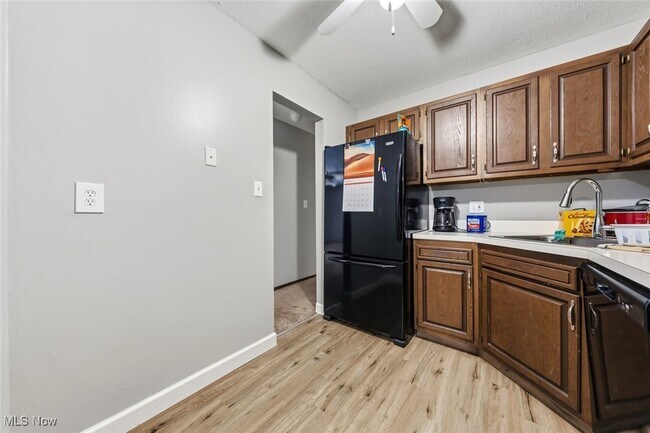 Building Photo - 27413 Westown Blvd