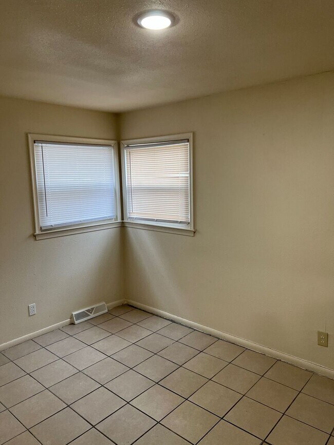 55415543 N 35th St. (Duplex) 55415543 N 35th St Milwaukee WI 53209