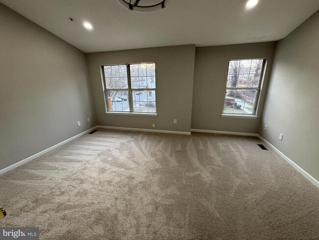 Building Photo - 4641 Deepwood Ct