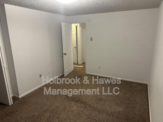 Building Photo - 4887 Basswood Dr