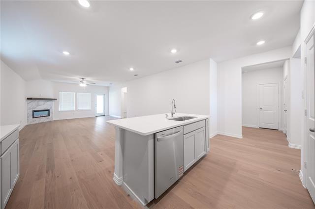 Building Photo - 1610 Dove Dr