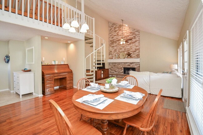 Building Photo - Echo Ridge, Sugar Land, TX 77478 - 3 BR 2 BA single-family home