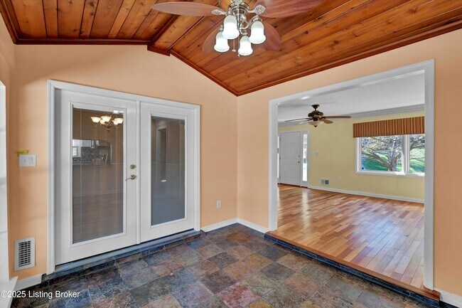 Building Photo - 7405 Ridan Way