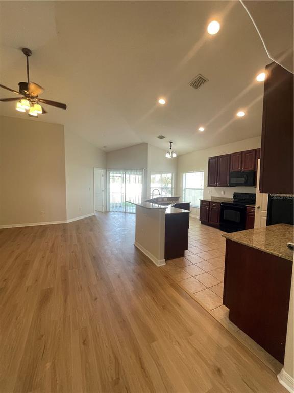 Building Photo - 3849 Washburn Pl