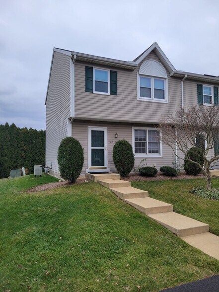 Building Photo - 2911 Harbor Dr