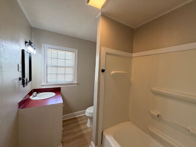 Building Photo - Private 1 Bed, 1 Bath Home Minutes from Texas Tech!