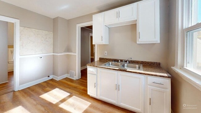 Primary Photo - 2818 E 119th St