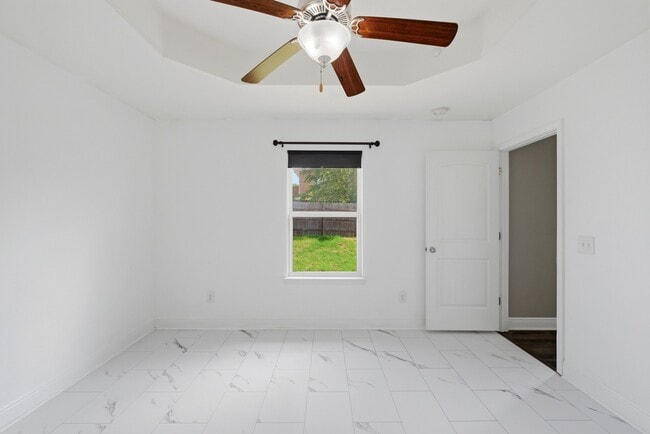 Building Photo - 5604 Shooting Star Ct