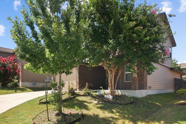 Building Photo - 4 Bedroom/2.5 Bath Tausch Farm Subdivision
