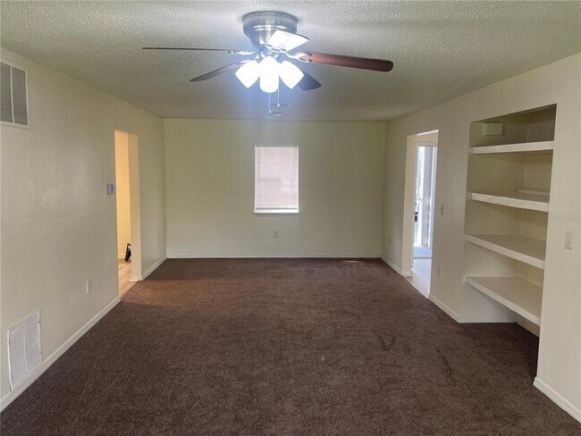 Building Photo - 3210 Clubside Dr