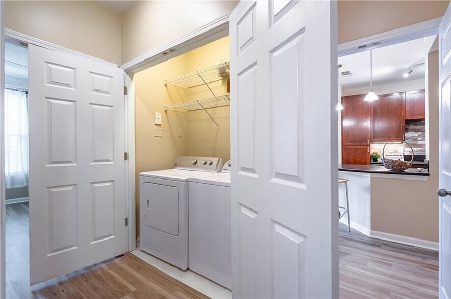 Building Photo - 400 17th St NW