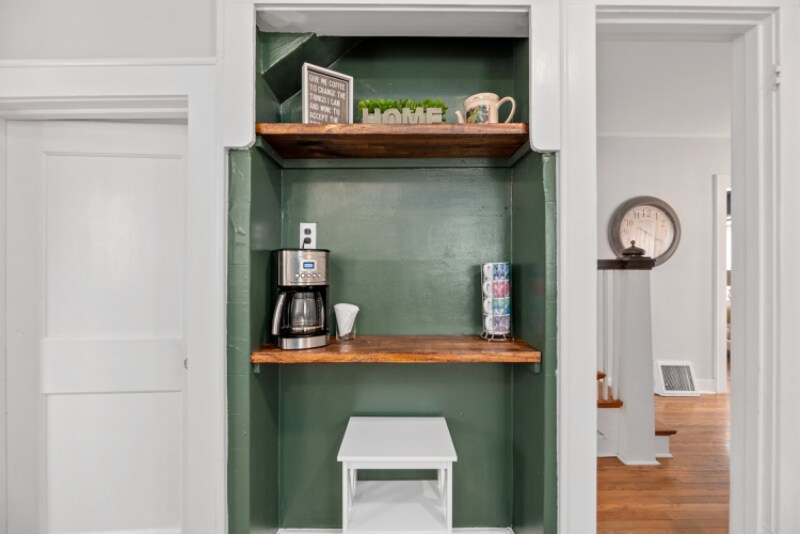 Building Photo - 425 N Bluff St