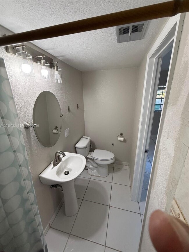 Building Photo - 255 W 64th St