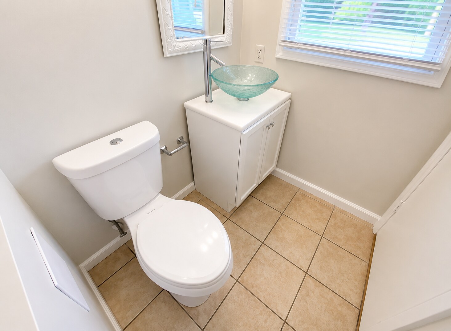 3rd bedroom on suite - 303 Rutherford Ave NW