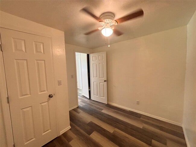 Building Photo - 9001 NE 36th St