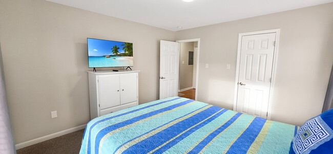 Building Photo - 2421 Beachview Dr