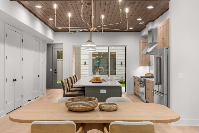 Building Photo - Stunning New Townhome in The Heart of East Nashville