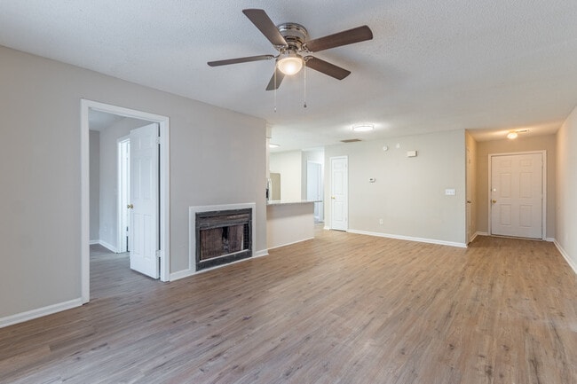 Building Photo - 313 Friarsgate Blvd