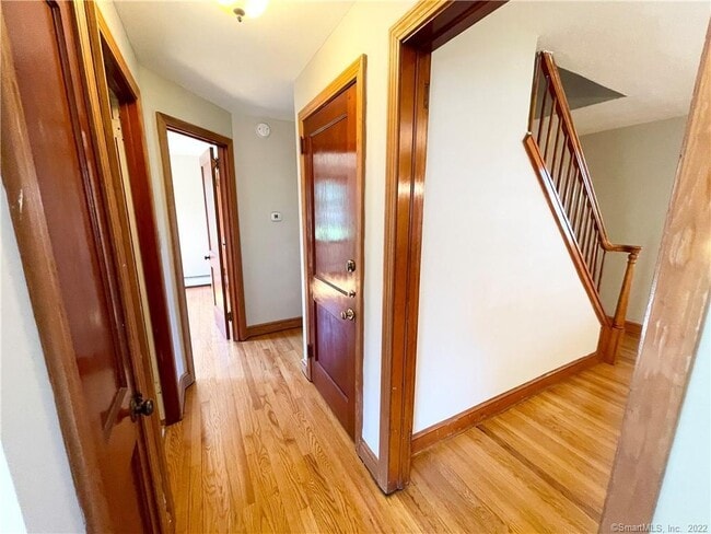 Building Photo - 341 Center Rd