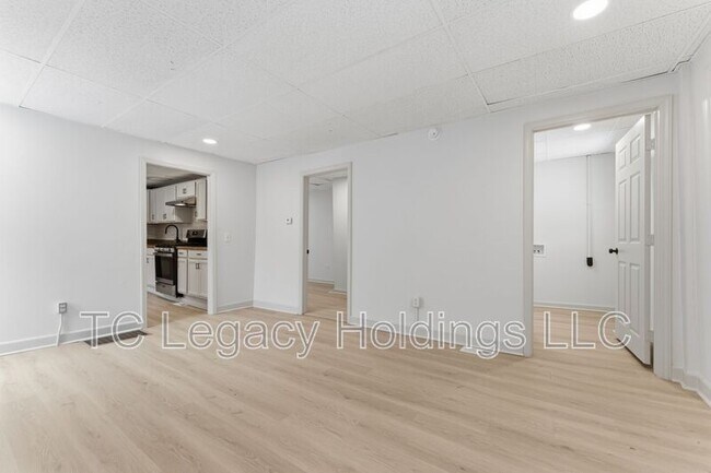 Building Photo - 16 Flint St