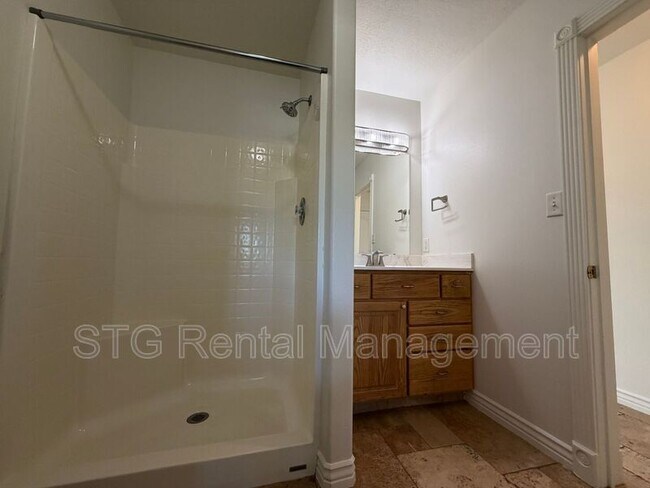 Building Photo - 135 N 350 W