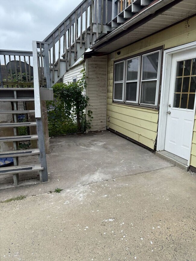 Building Photo - BRAND NEW 1 BED 1 BATH APARTMENT FOR RENT.